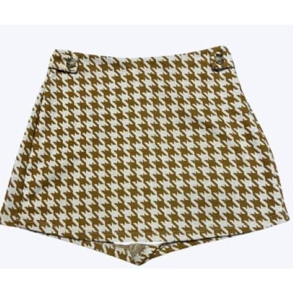 Altar'd State Checkered Pattern Women's Skort With Button Accents Size S - Picture 1 of 5